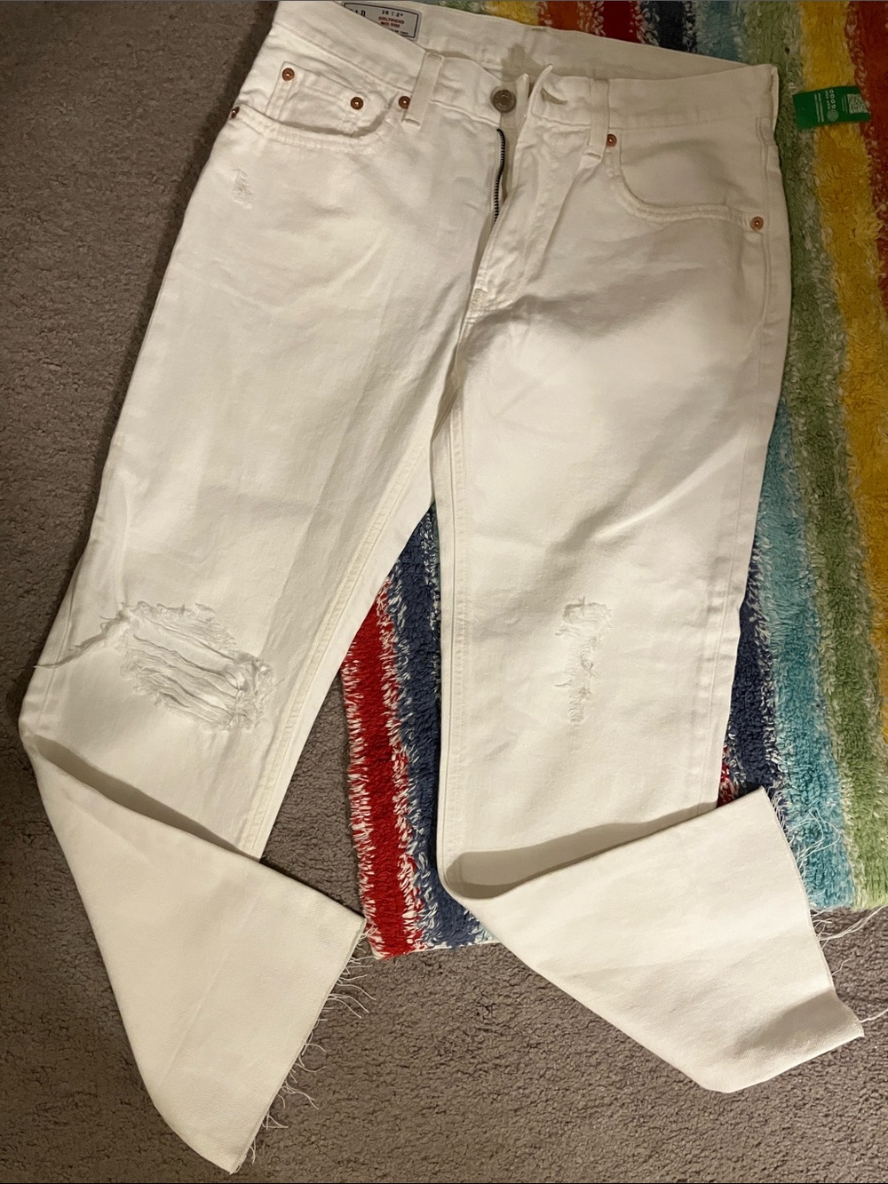 NWT GAP White Distressed Jeans Raw hem